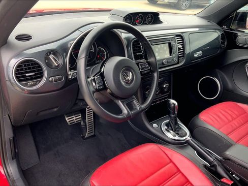 Used 2013 Volkswagen Beetle 2.0T FWD image 16