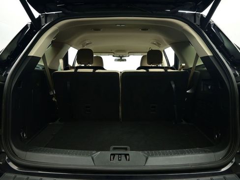 Used 2022 Ford Explorer XLT image 30