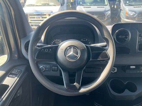 Used 2019 Mercedes-Benz Sprinter 144 image 16