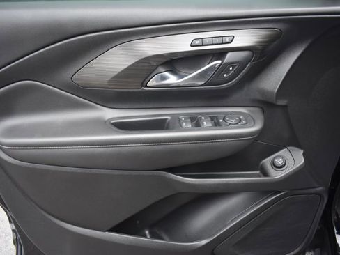 Used 2022 GMC Terrain SLT image 12