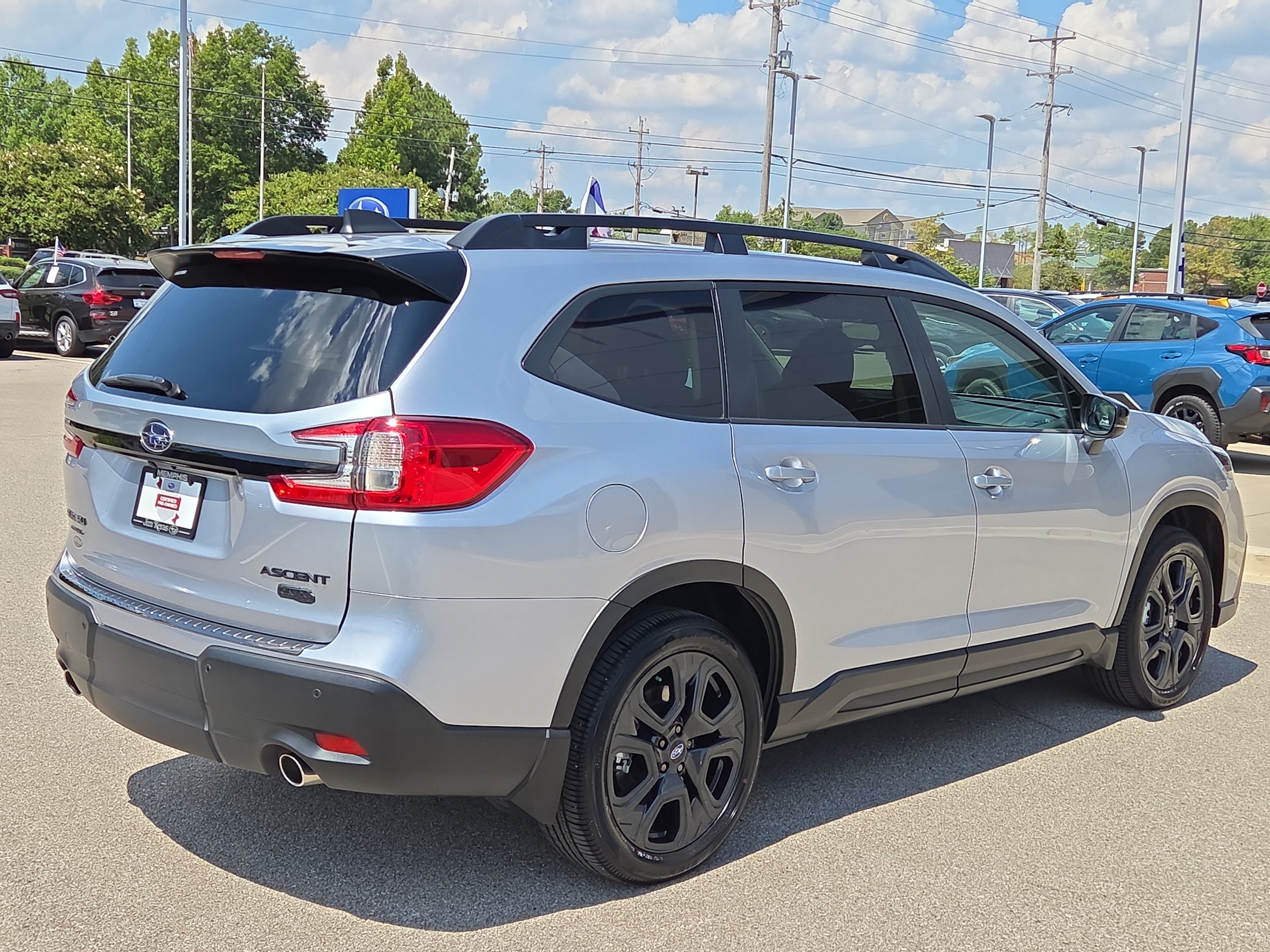 Certified 2025 Subaru Ascent Bronze Edition w/ Onyx Package AWD/4WD image 3