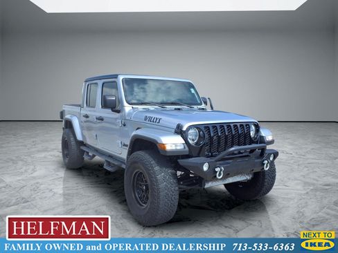 Used 2022 Jeep Gladiator Sport AWD/4WD image 1