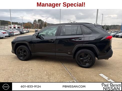 Used 2024 Toyota RAV4 LE image 13