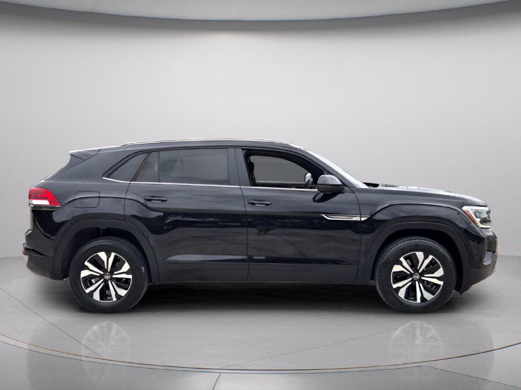 Certified 2024 Volkswagen Atlas Cross Sport SE FWD image 7