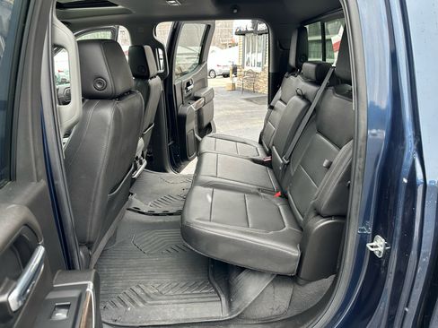 Used 2022 Chevrolet Silverado 1500 LT Trail Boss image 9