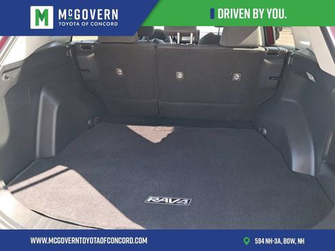 Used 2019 Toyota RAV4 LE AWD/4WD image 5