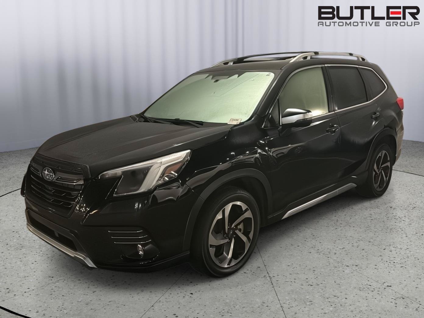 Used 2023 Subaru Forester Touring AWD/4WD image 1