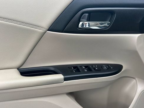 Used 2015 Honda Accord EX image 12
