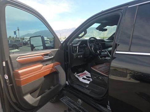Used 2024 GMC Sierra 3500 Denali Ultimate AWD/4WD image 12