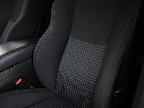 Used 2019 Dodge Charger R/T w/ Blacktop Package image 22