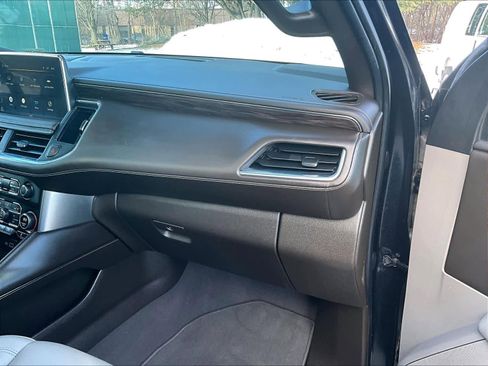 Used 2022 Chevrolet Tahoe LT w/ LT Signature Plus Package image 13