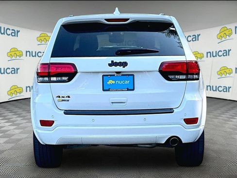 Used 2020 Jeep Grand Cherokee Altitude AWD/4WD image 5
