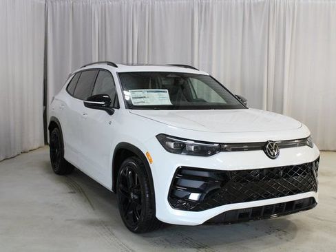 New 2026 Volkswagen Tiguan SE R-Line FWD image 37