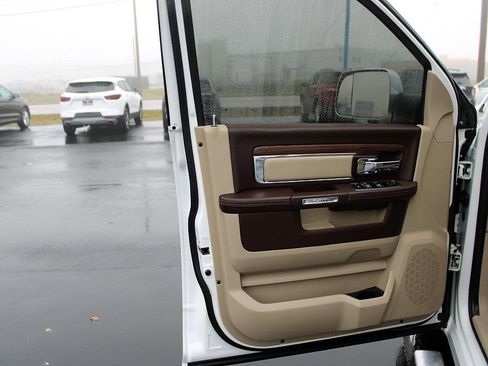 Used 2018 RAM 2500 Laramie w/ Convenience Group image 14