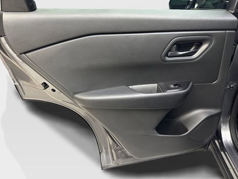 Used 2024 Nissan Rogue S AWD/4WD image 37