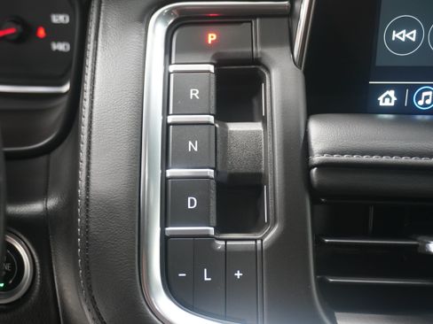 Used 2021 Chevrolet Suburban Z71 AWD/4WD image 25