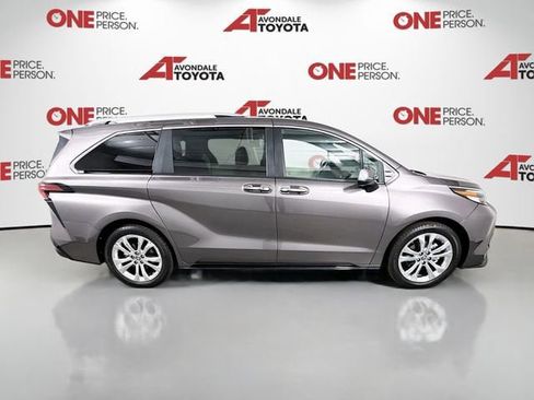 Certified 2023 Toyota Sienna Platinum image 8