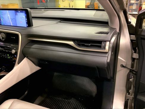 Used 2020 Lexus RX 350L Premium w/ Premium Package image 19