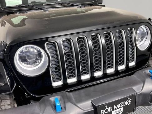 Used 2023 Jeep Wrangler Unlimited Sahara AWD/4WD image 30