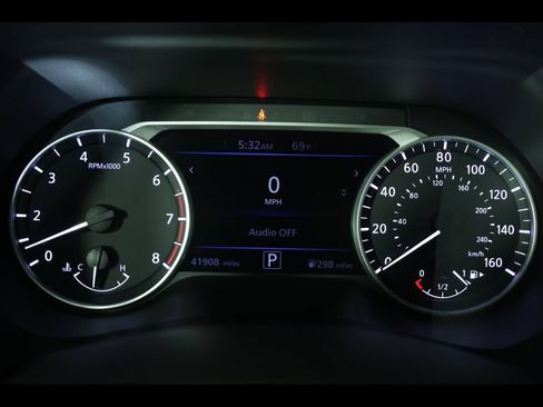 Used 2024 Nissan Sentra SV FWD image 22