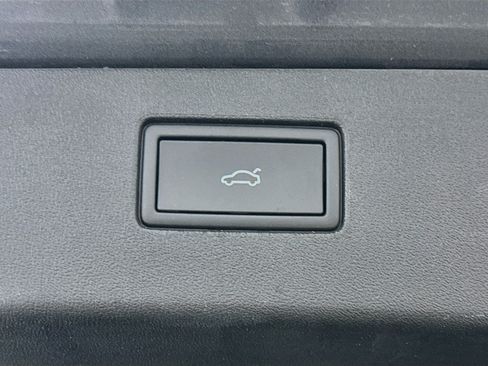 Used 2026 Volkswagen Tiguan SE AWD/4WD image 30