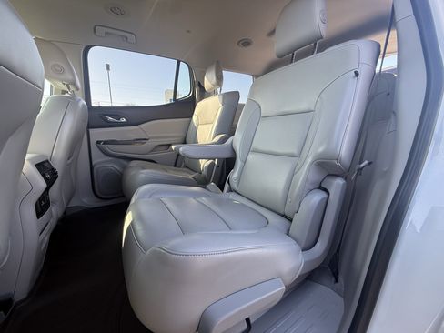 Used 2019 GMC Acadia SLT image 16