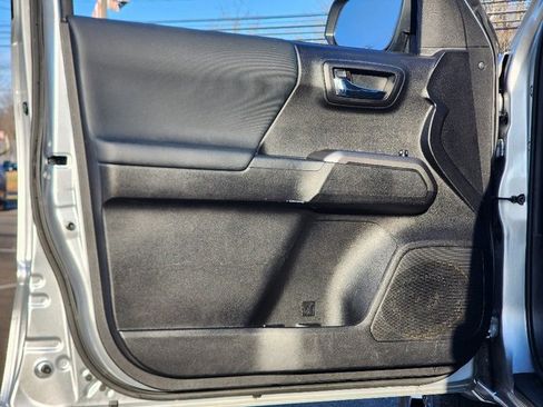 Used 2023 Toyota Tacoma TRD Sport image 19