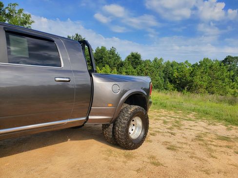 Used 2017 RAM 3500 Laramie Longhorn AWD/4WD image 4