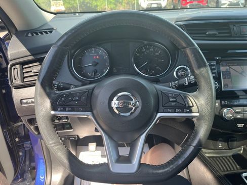 Used 2017 Nissan Rogue SL w/ SL Premium Package FWD image 17