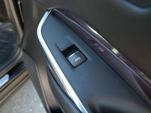 Used 2023 Cadillac XT4 Luxury w/ Cold Weather Package image 23