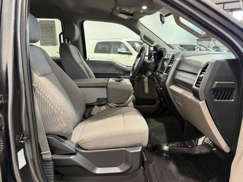 Used 2017 Ford F350 XLT w/ XLT Premium Package image 15