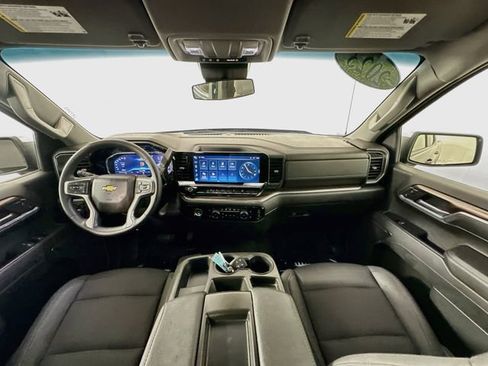 Used 2023 Chevrolet Silverado 1500 LT AWD/4WD image 3