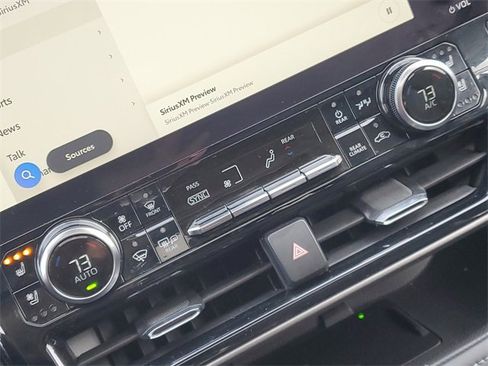 Used 2023 Toyota Highlander Limited image 33