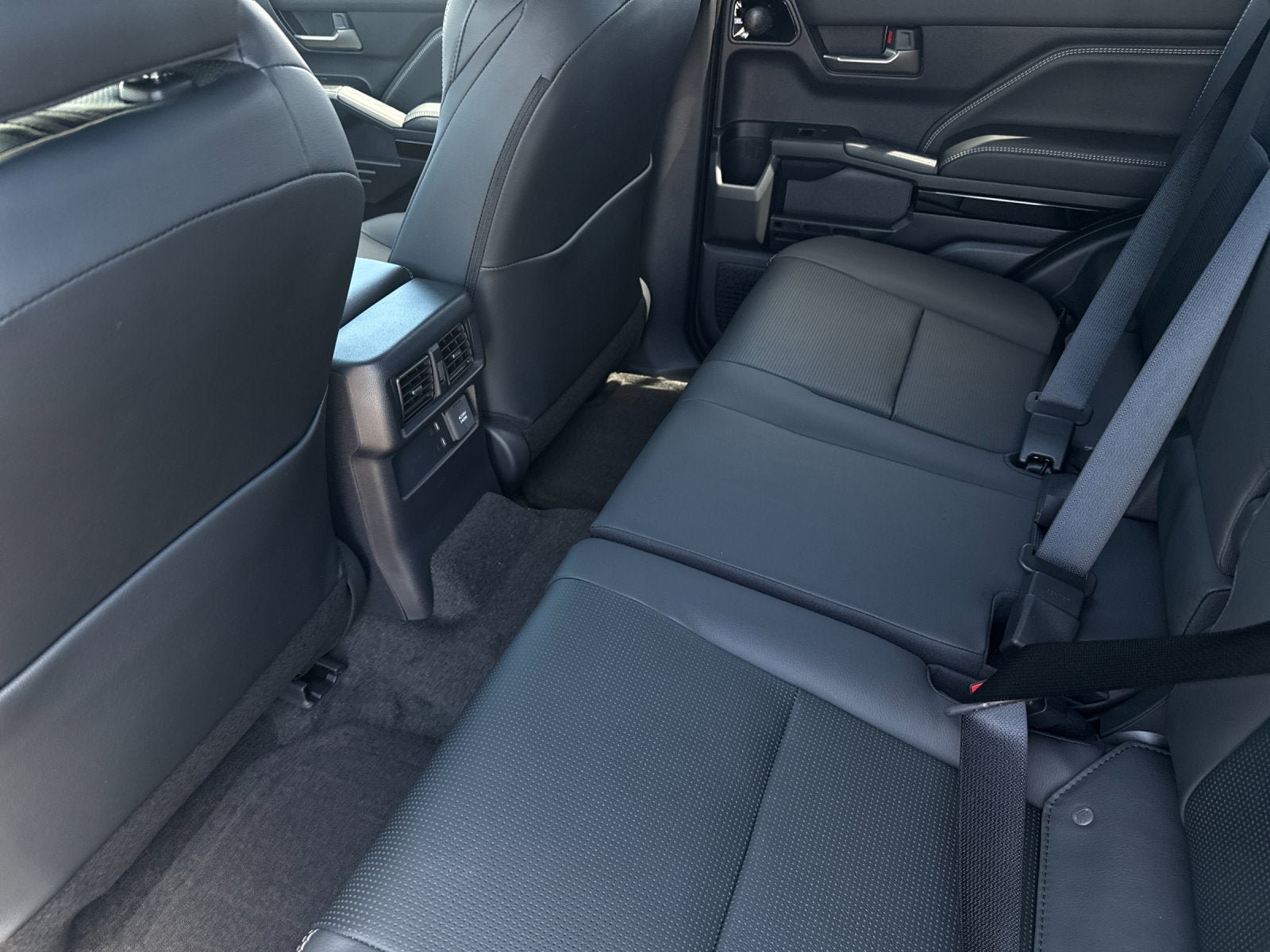 New 2026 Toyota 4Runner Limited AWD/4WD image 11