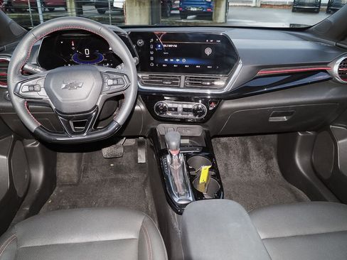 Certified 2024 Chevrolet Trax RS w/ Sunroof Package image 12