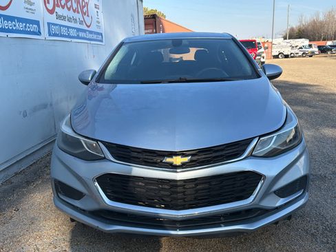 Used 2017 Chevrolet Cruze LT image 5