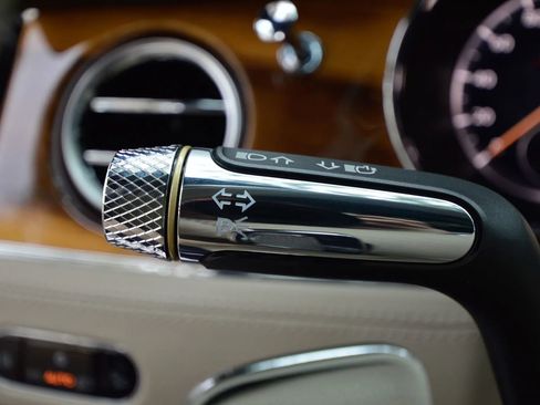 Used 2021 Bentley Continental GT image 33