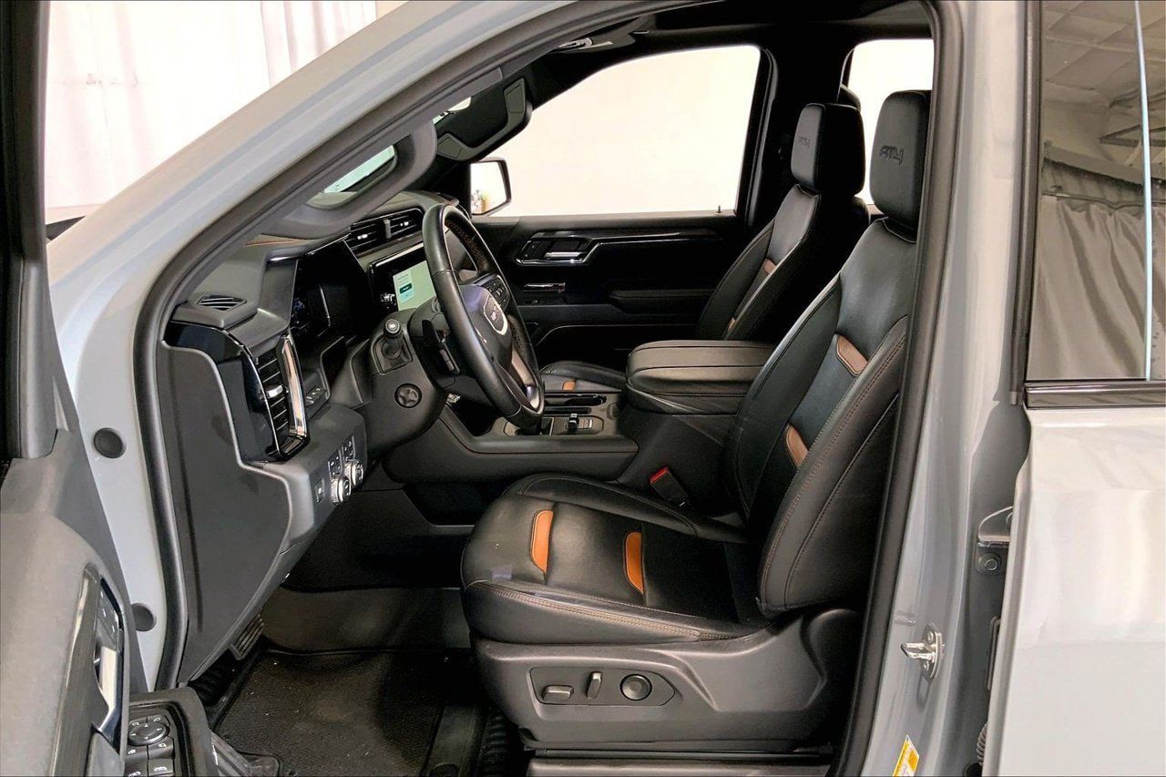 Used 2024 GMC Sierra 1500 AT4 w/ Technology Package AWD/4WD image 15