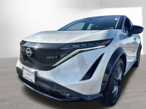 Used 2023 Nissan Ariya FWD image 30