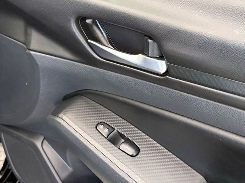 Used 2025 Nissan Altima 2.5 SV image 22