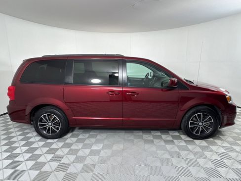 Used 2018 Dodge Grand Caravan GT image 4