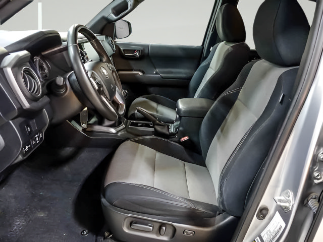 Used 2021 Toyota Tacoma TRD Sport AWD/4WD image 10