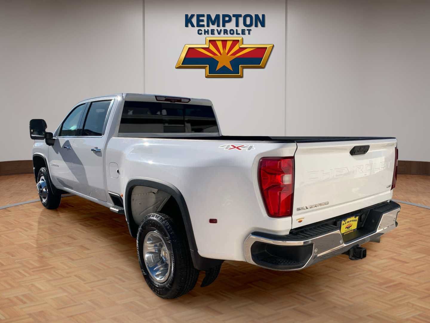 Used 2024 Chevrolet Silverado 3500 LTZ w/ LTZ Plus Package AWD/4WD image 4