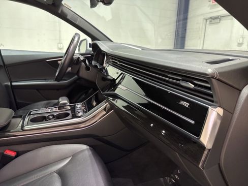Used 2019 Audi Q8 Prestige w/ Adaptive Chassis Package image 41