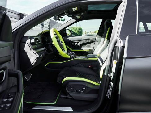 Used 2022 Lamborghini Urus AWD/4WD image 31