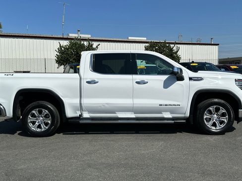 Used 2024 GMC Sierra 1500 SLT image 3