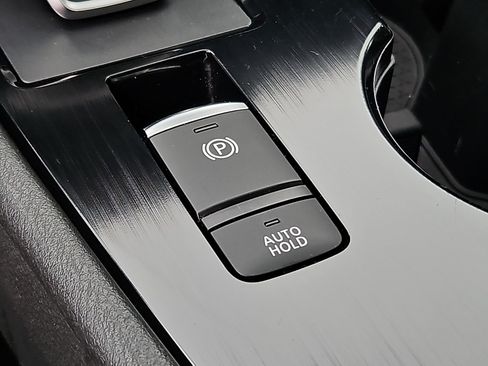 Certified 2023 Nissan Rogue SV w/ SV Premium B Package AWD/4WD image 23