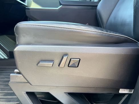 Used 2024 Tesla Cybertruck AWD Crew Cab image 30