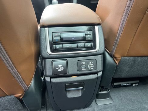 Used 2024 Subaru Ascent Touring AWD/4WD image 30
