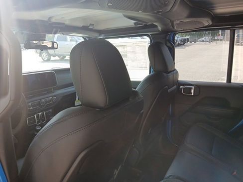 New 2025 Jeep Gladiator Sport S image 14